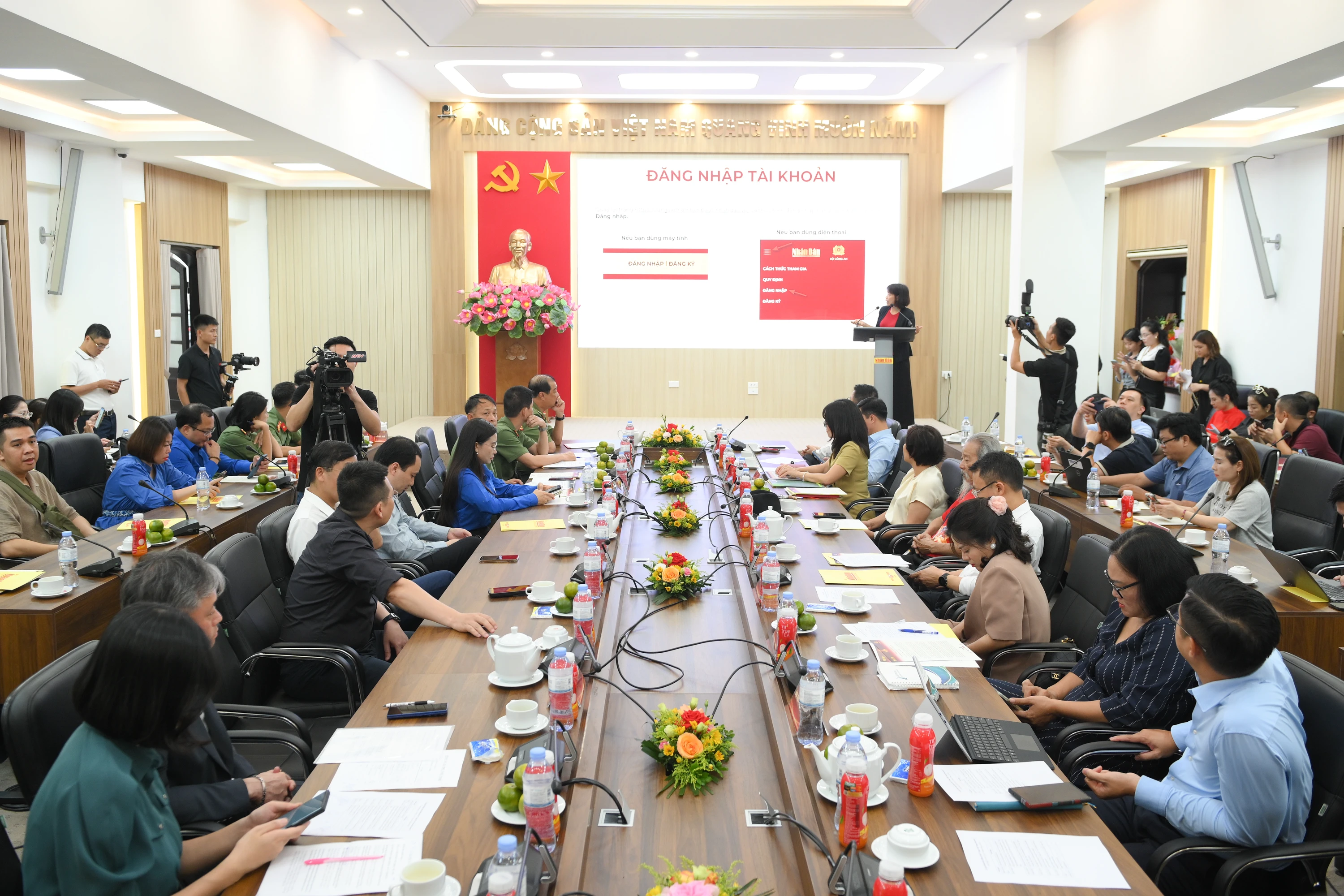 hop bao cung vn tien buoc-9937.jpg