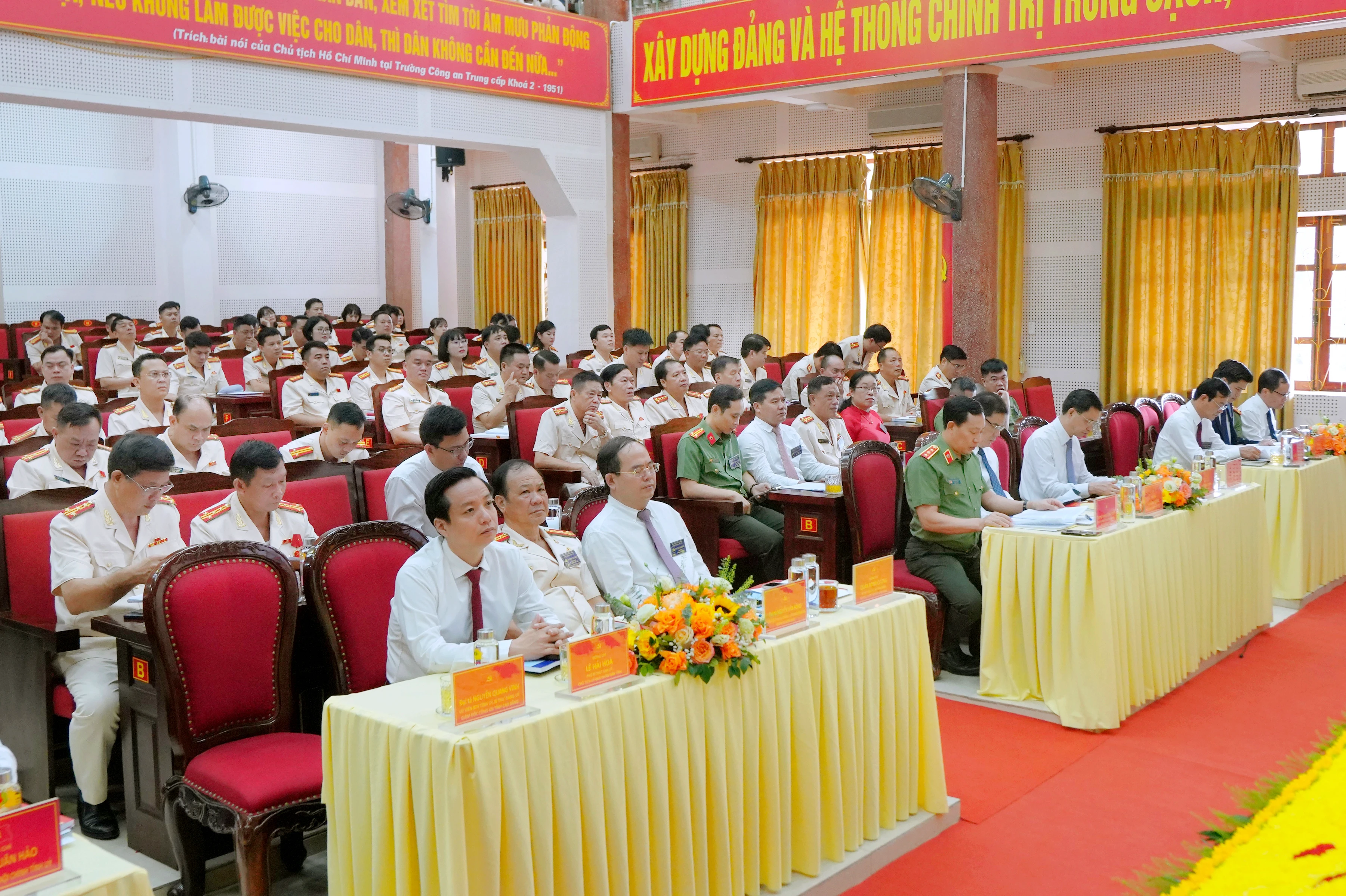 9.Các đại biểu dự Đại hội đại biểu Đảng bộ Công an tỉnh, nhiệm kỳ 2025 - 2030.JPG