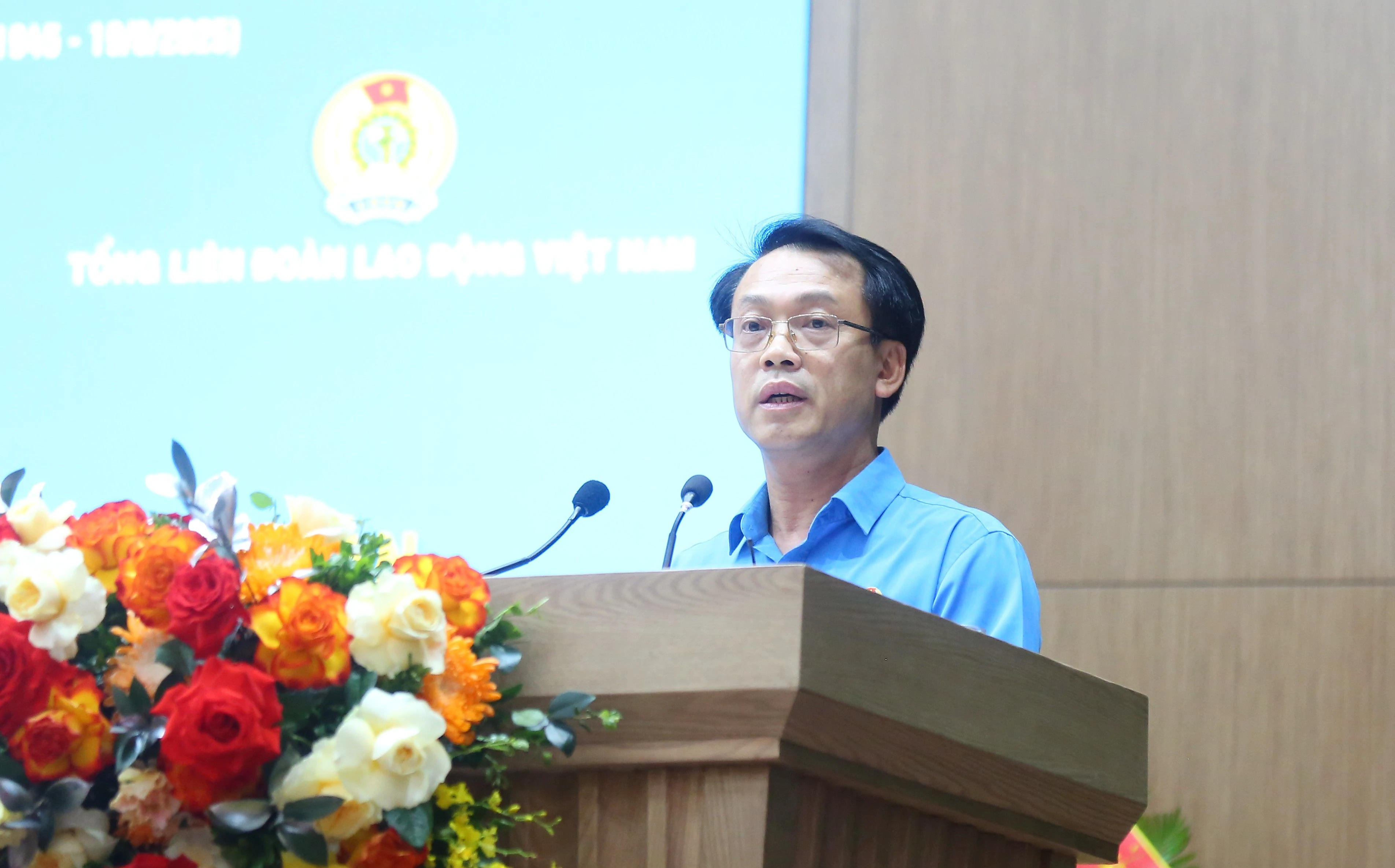 dai bieu 4.JPG