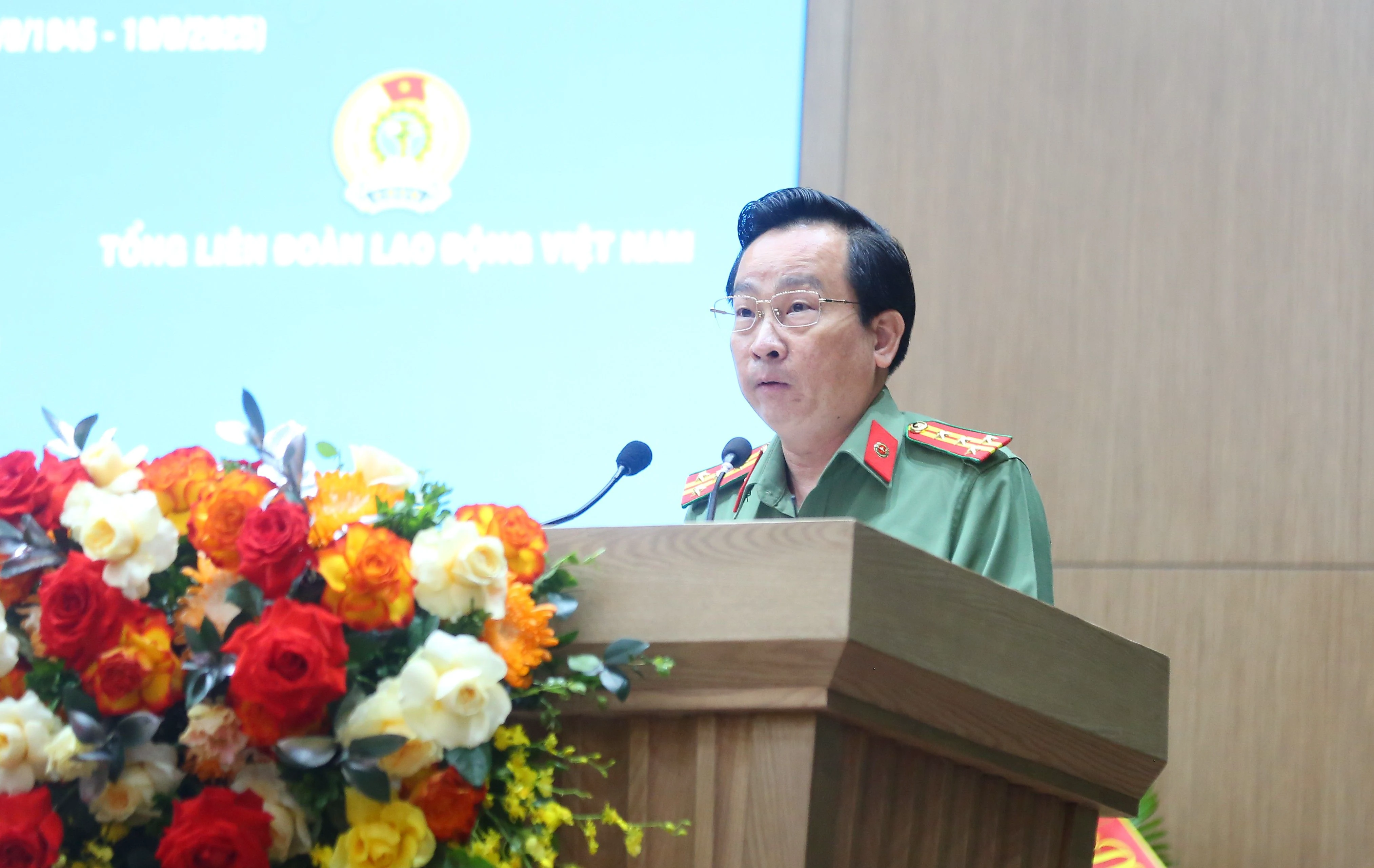 dai bieu 5.JPG