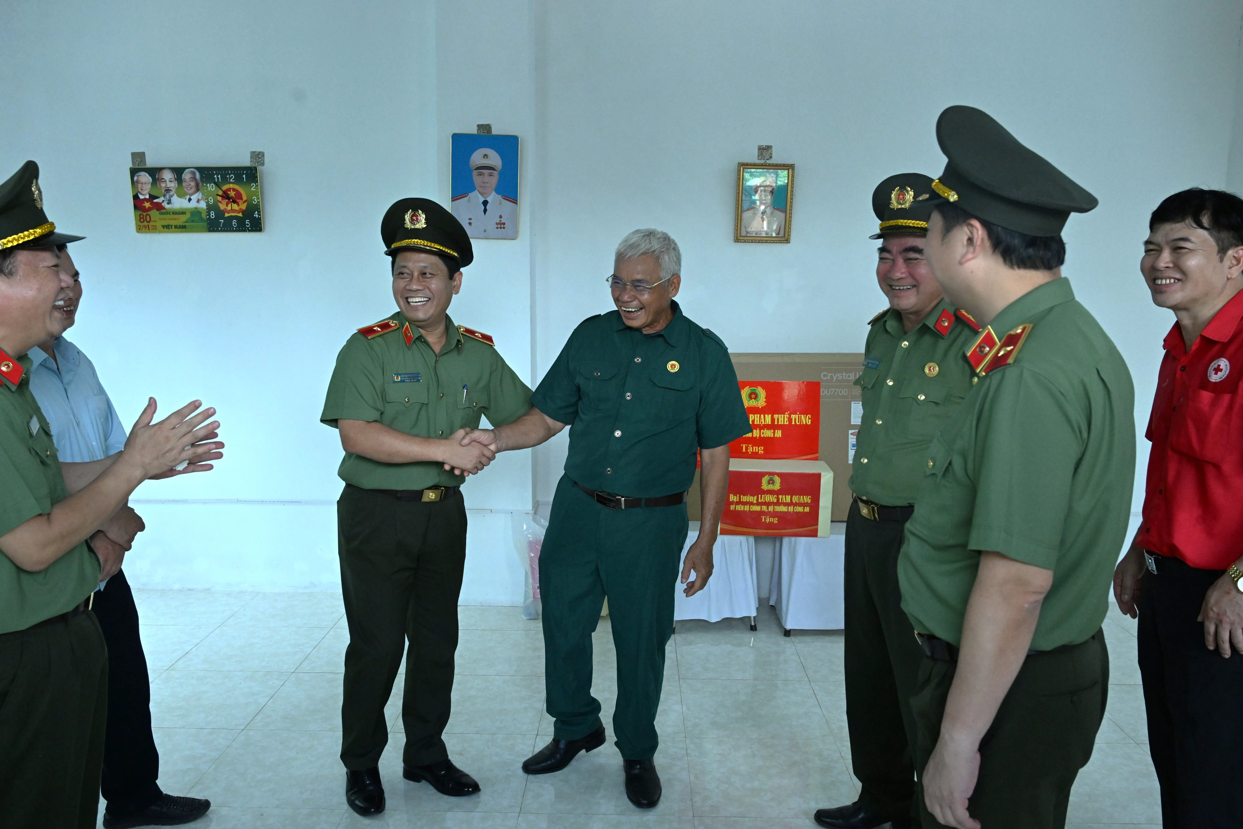 13_anguyen_nhaodao2.JPG