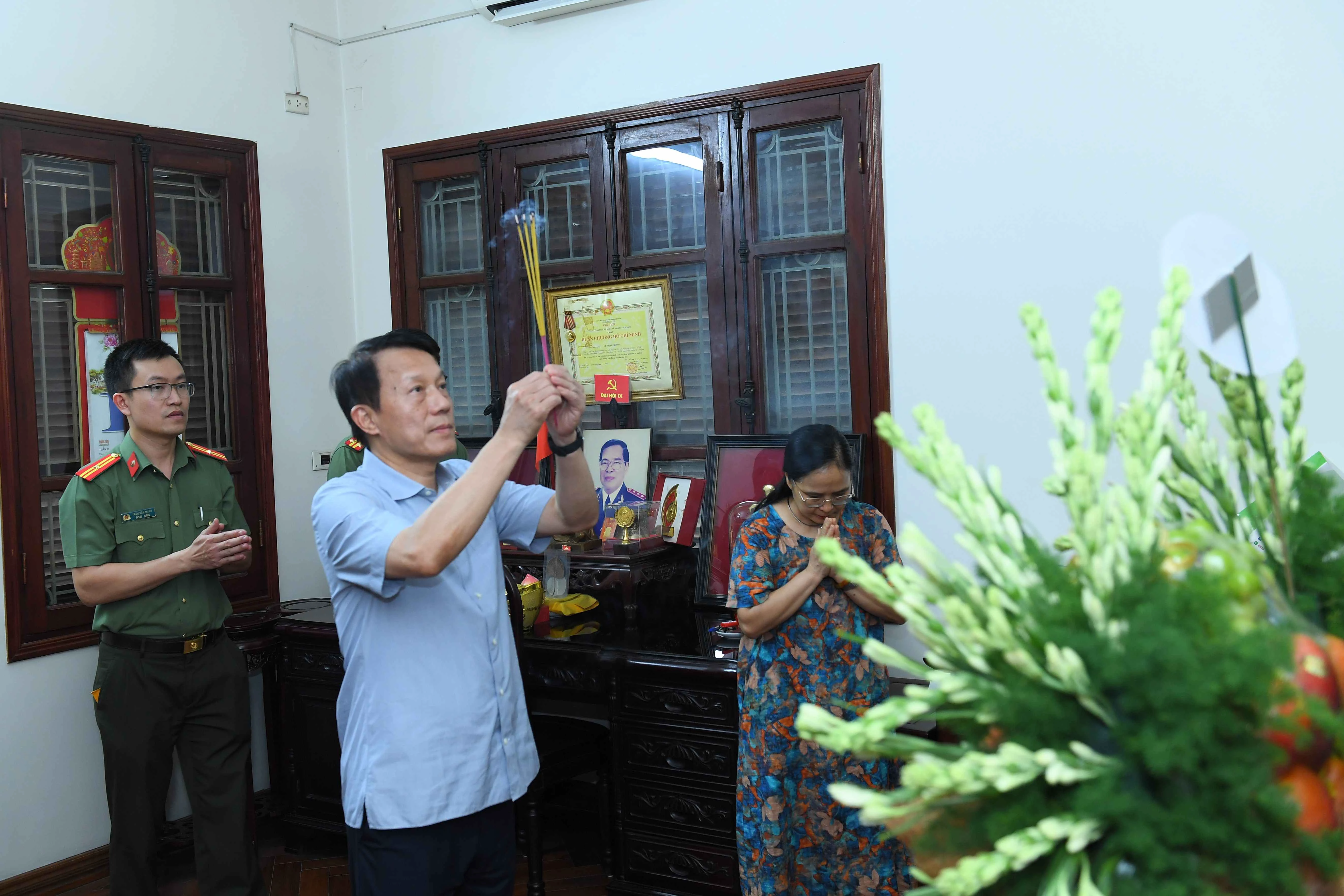 2 tk1 thap huong co bt le minh huong.JPG