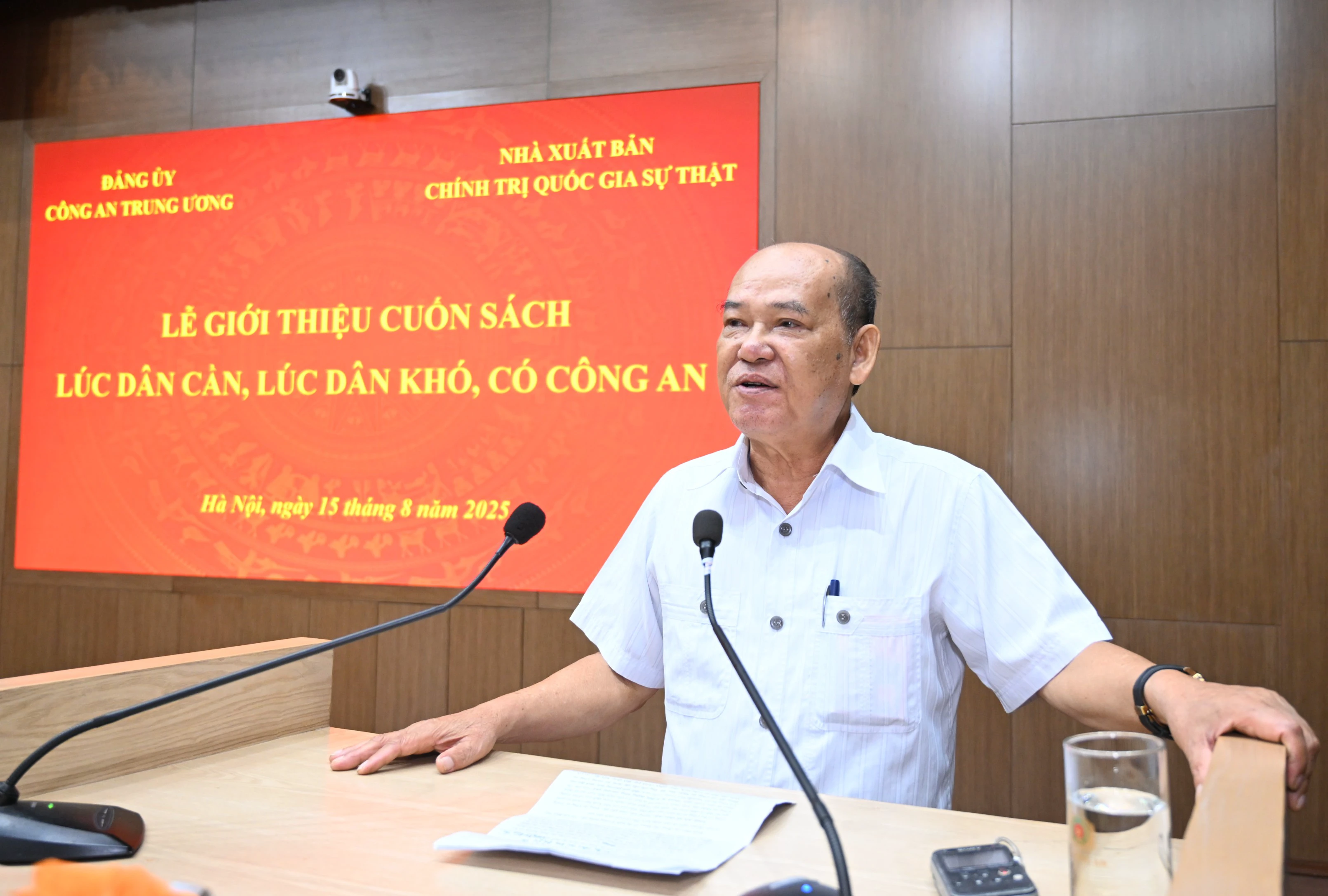 ong Ha phat bieu.JPG