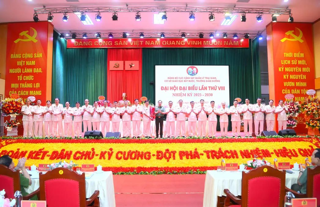 Xây dựng lực lượng Cảnh sát thi hành án hình sự, quản lý tạm giữ, tạm giam thật sự trong sạch, vững mạnh, chính quy, tinh nhuệ, hiện đại