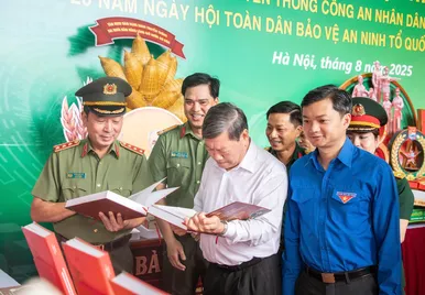 Khai mạc Triển lãm “Công an nhân dân Việt Nam - 80 năm vì bình yên cuộc sống”