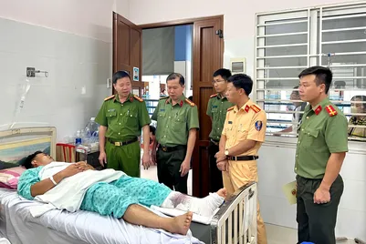 Lâm Đồng: Thăm hỏi, động viên cán bộ CSGT bị thương khi làm nhiệm vụ