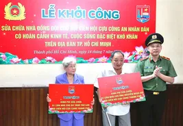 Công an TP. Hồ Chí Minh khởi công sửa chữa nhà cho hội viên Hội Cựu Công an nhân dân có hoàn cảnh khó khăn