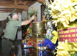 Lãnh đạo Bộ Công an dâng hoa, dâng hương tưởng niệm các Anh hùng liệt sĩ tại tỉnh Quảng Trị