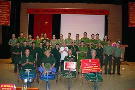 Lãnh đạo Công an tỉnh Ninh Bình thăm, tặng quà các Trung tâm điều dưỡng thương binh trên địa bàn