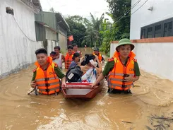 Công an tỉnh Nghệ An khẩn trương, tích cực giúp Nhân dân khắc phục hậu quả cơn bão số 3