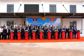 Bộ trưởng Lương Tam Quang dự Lễ khánh thành Trung tâm cai nghiện ma túy tại Lào