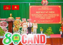 Công an tỉnh Vĩnh Long họp mặt kỷ niệm 80 năm nhân ngày truyền thống lực lượng Công an nhân dân