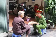 Chuyện của nữ cảnh sát khu vực