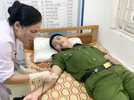 Cán bộ Công an tỉnh Hà Tĩnh hiến máu cứu bệnh nhân qua nguy kịch