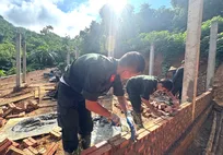 Không quản ngại khó khăn, giúp đỡ người dân xây dựng, sửa chữa nhà ở