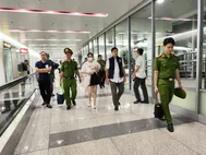 Dẫn giải đối tượng truy nã Ngô Thị Thêu từ Thái Lan về Việt Nam