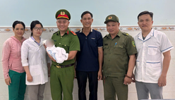 An Giang: Công an xã Cần Đăng kịp thời cứu bé sơ sinh bị bỏ rơi