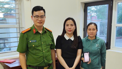 Công an phường Liêm Tuyền, tỉnh Ninh Bình kịp thời giúp người dân nhận lại hơn 1 tỷ đồng chuyển khoản nhầm