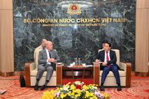 Deputy Minister Le Quoc Hung: Vietnam wishing strengthen cooperation with Canada in security and law enforcement
