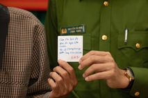 Nghĩa cử ấm áp của Công an xã Hương Sơn, tỉnh Hà Tĩnh với du khách người Nhật Bản