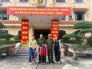 Công an xã Quảng Hà kịp thời hỗ trợ cháu bé đi lạc 20km trở về an toàn với gia đình