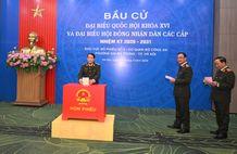 Lãnh đạo Bộ Công an tham gia bầu cử tại Khu vực bỏ phiếu số 5