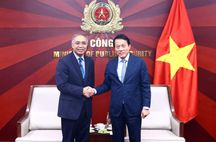 Minister Luong Tam Quang receives newly-accredited Indonesian Ambassador