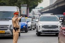 Tăng cường công tác vận tải, bảo đảm an toàn giao thông dịp nghỉ Lễ Giỗ tổ Hùng Vương và 30/4-01/5