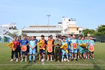Giao lưu bóng đá giữa Công an tỉnh Khánh Hoà và Hiệp hội hành pháp quốc tế gốc Việt IVLEA