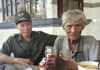 TP Huế: Kịp thời đưa cụ ông đi lạc trong rừng keo về với gia đình an toàn