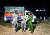 Lao Cai communal police promptly assist lost foreign tourists