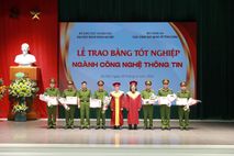 Bế giảng Khóa đào tạo văn bằng hai ngành Công nghệ thông tin cho lực lượng Công an