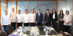 Bộ trưởng Lương Tam Quang gặp Cố vấn Hội đồng An ninh quốc gia Philippines