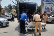 Cán bộ Cảnh sát giao thông Phú Thọ kịp thời cứu giúp người dân bị tai nạn giao thông