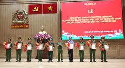 Công bố Thư khen của Thủ tướng Chính phủ và trao thưởng thành tích xuất sắc trong đấu tranh chuyên án ma túy xuyên quốc gia