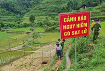 Cao Bằng: Phối hợp khảo sát hiện trường hố sụt karst tại xóm Tổng Ngà