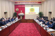 Deputy Minister Le Van Tuyen receives Turkish security technology enterprises