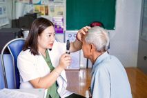 Tuyên Quang: Ấm tình quân dân trong ngày hội khám bệnh, tặng quà tại xã Việt Lâm