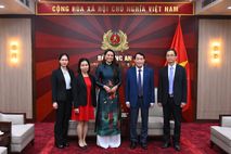Deputy Minister Le Quoc Hung receives Honorary Consul of Viet Nam in Brazil