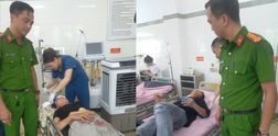 Trung tá Công an kịp thời sơ cứu và trực tiếp đưa cả 03 người bị nạn đến bệnh viện cấp cứu