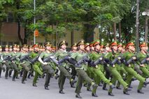 Học viên Trường Đại học An ninh nhân dân và Trường Đại học Cảnh sát nhân dân tích cực hợp luyện tham gia khối diễu binh, diễu hành
