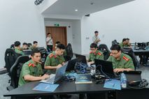 Hoàn thiện cơ chế thống nhất xây dựng lực lượng bảo vệ an ninh mạng