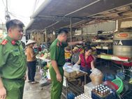 Công an Tuyên Quang: Cảnh báo nguy cơ vi phạm pháp luật đối với doanh nghiệp, hộ kinh doanh trong việc sử dụng lòng đường, vỉa hè