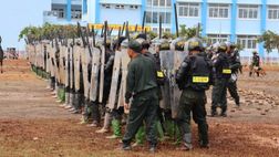 Cảnh sát cơ động diễn tập giữa đại ngàn Tây Nguyên, bảo vệ bình yên buôn làng