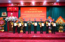 07 sĩ quan Công an nhân dân Việt Nam thực hiện nhiệm vụ gìn giữ hòa bình tại Phái bộ MINUSCA