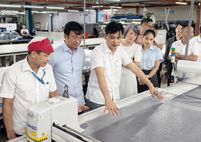 Cục Công nghiệp an ninh trao đổi kinh nghiệm với Tập đoàn Dệt May Việt Nam về phát triển sản xuất các sản phẩm may mặc