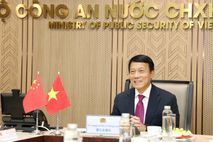 Bộ trưởng Lương Tam Quang điện đàm với Bộ trưởng Bộ Công an Trung Quốc
