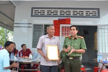 Cà Mau: Hoàn thành, bàn giao 29 căn nhà nghĩa tình đồng đội tặng hội viên Hội Cựu Công an nhân dân