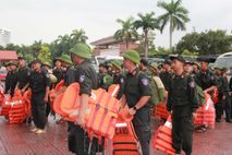 Công an tỉnh Nghệ An xuất quân tăng cường hỗ trợ các địa phương ven biển phòng, chống bão số 5