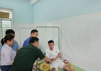 Thanh Hóa: Cán bộ Công an xã Hiền Kiệt bị thương khi giúp dân phòng, chống bão số 5
